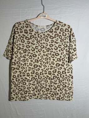 BOMBOM Leopard Print Top Womens Short Sleeve Brown Tan Animal Print Tee⁠